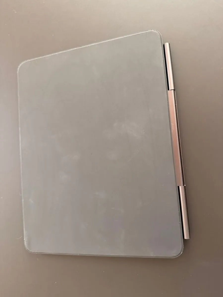 Apple Magic Keyboard for 13 inch iPad Pro - Image 3