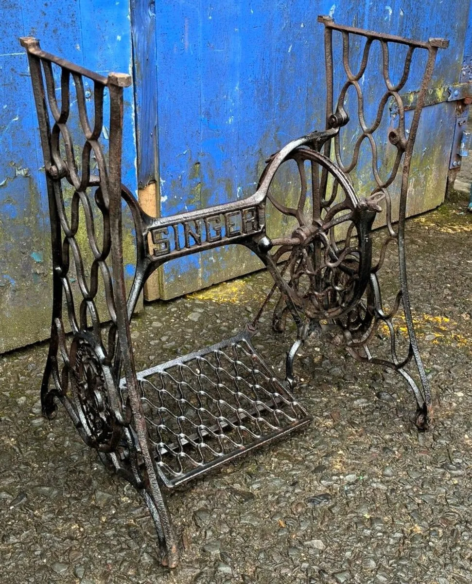 Singer Base Table - Image 4
