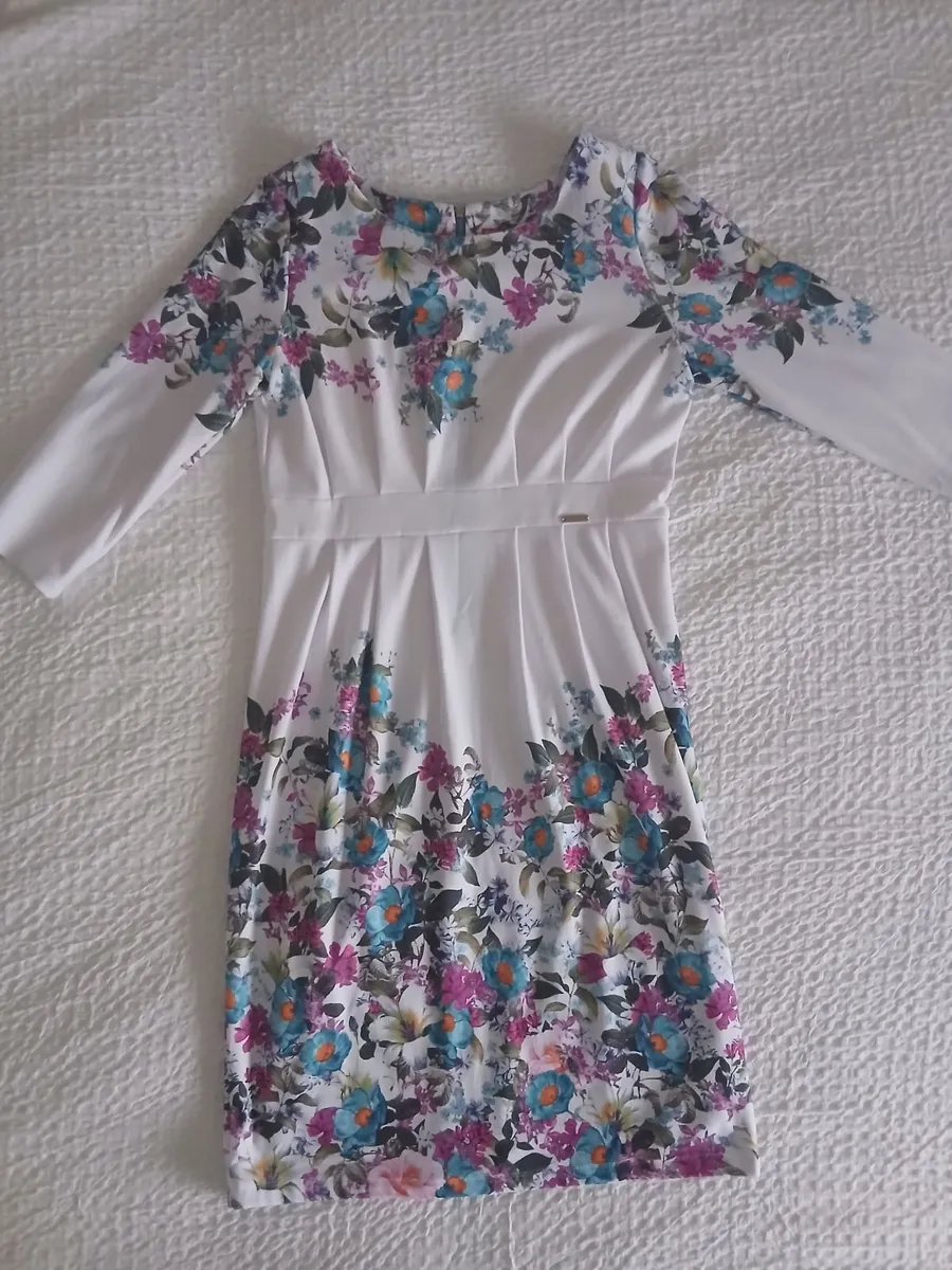Medium White/Floral Maternity Dress - Image 4