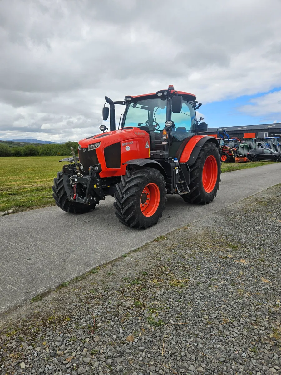 Kubota M6-142 - Image 1