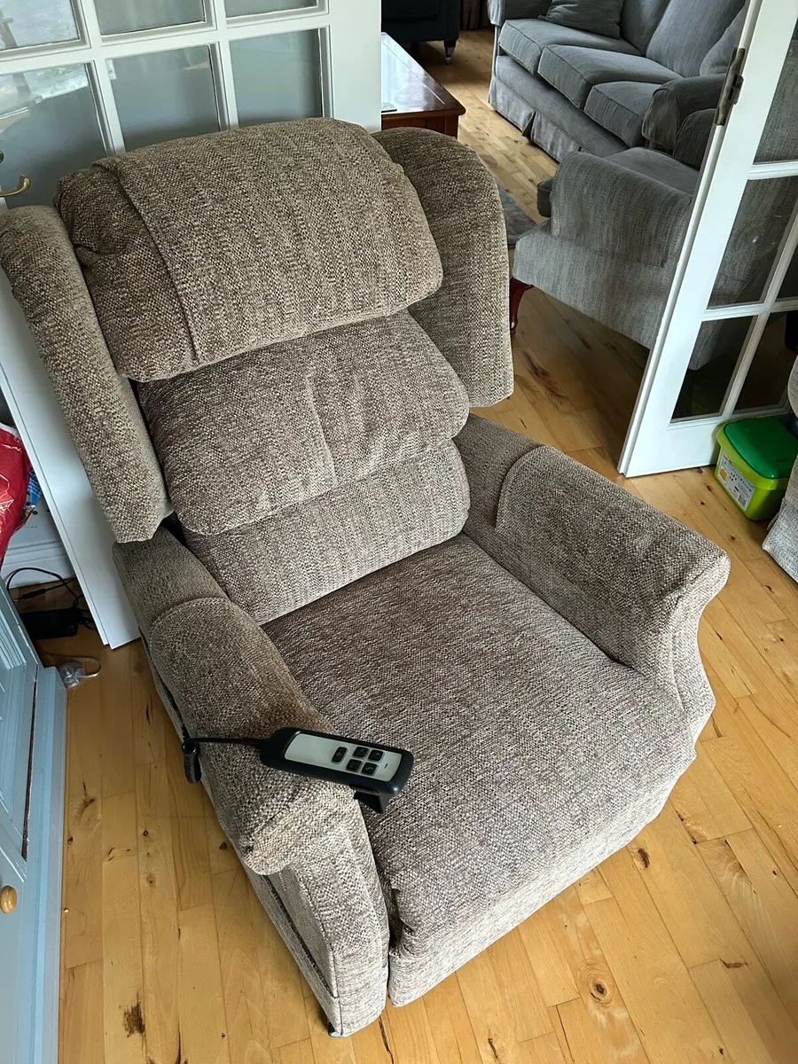 Brand new - Ambassador - Electric reclining chair - Image 2
