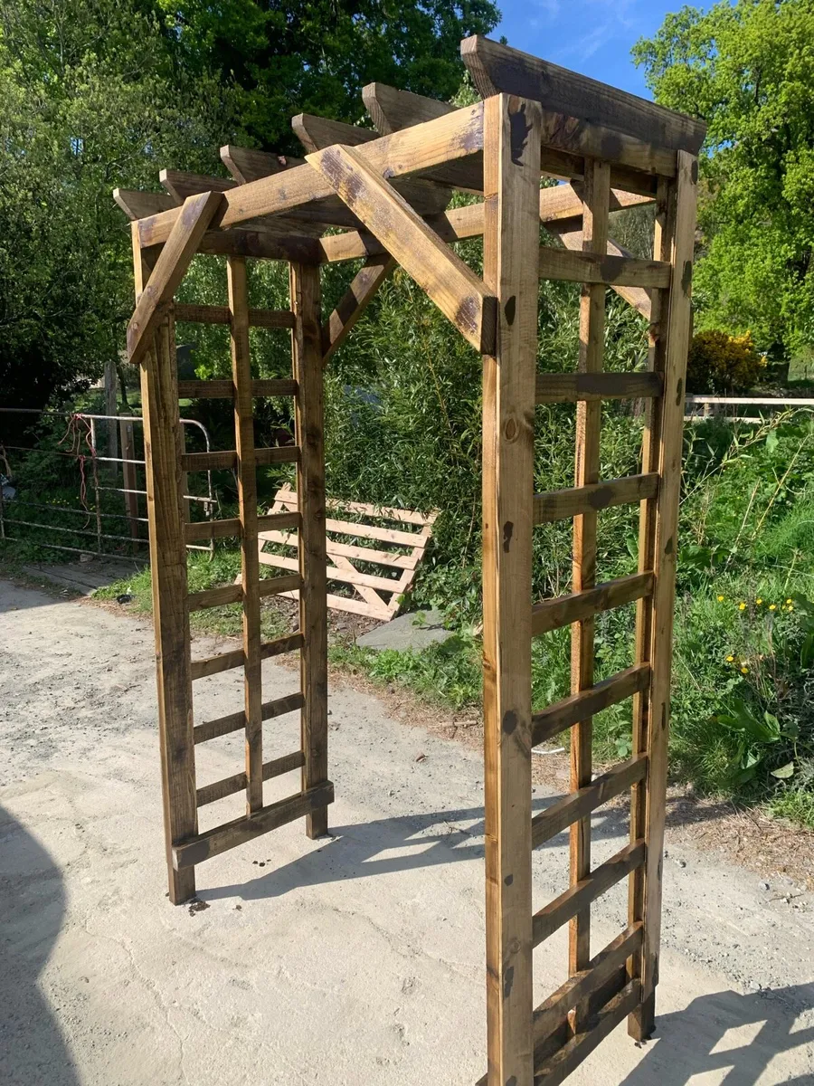 Garden arch - Image 1