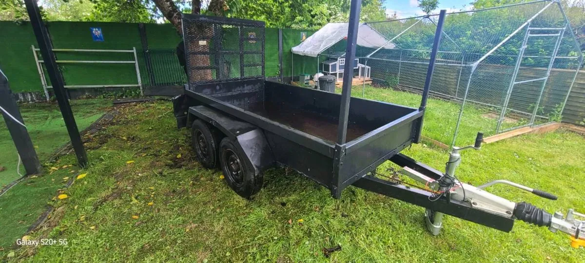 Trailer - Image 1
