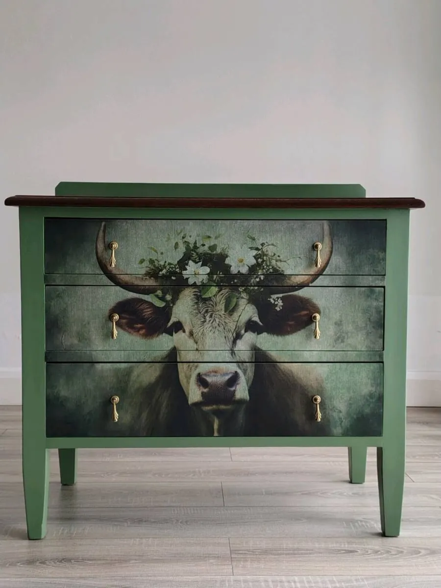 Vintage chest of drawers - Image 1