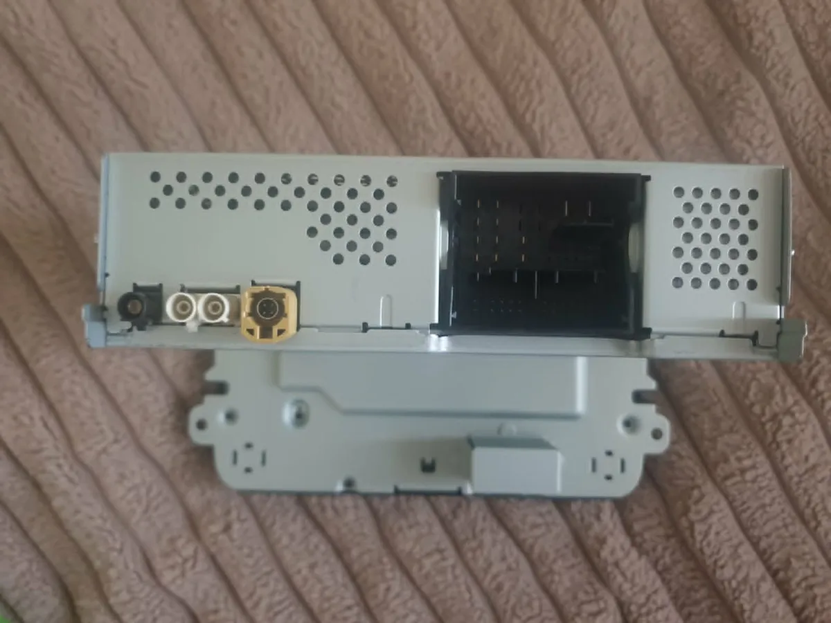 VW Transporter T6 Radio Stereo Head Unit Genuine - Image 2
