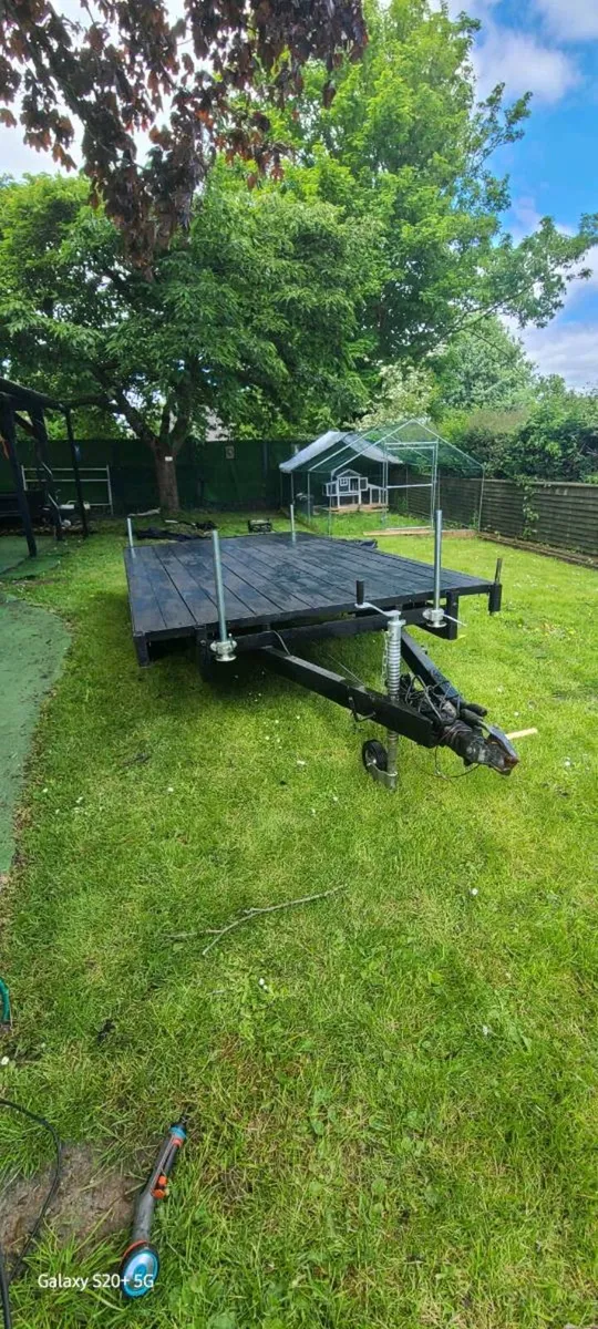 Trailer - Image 1