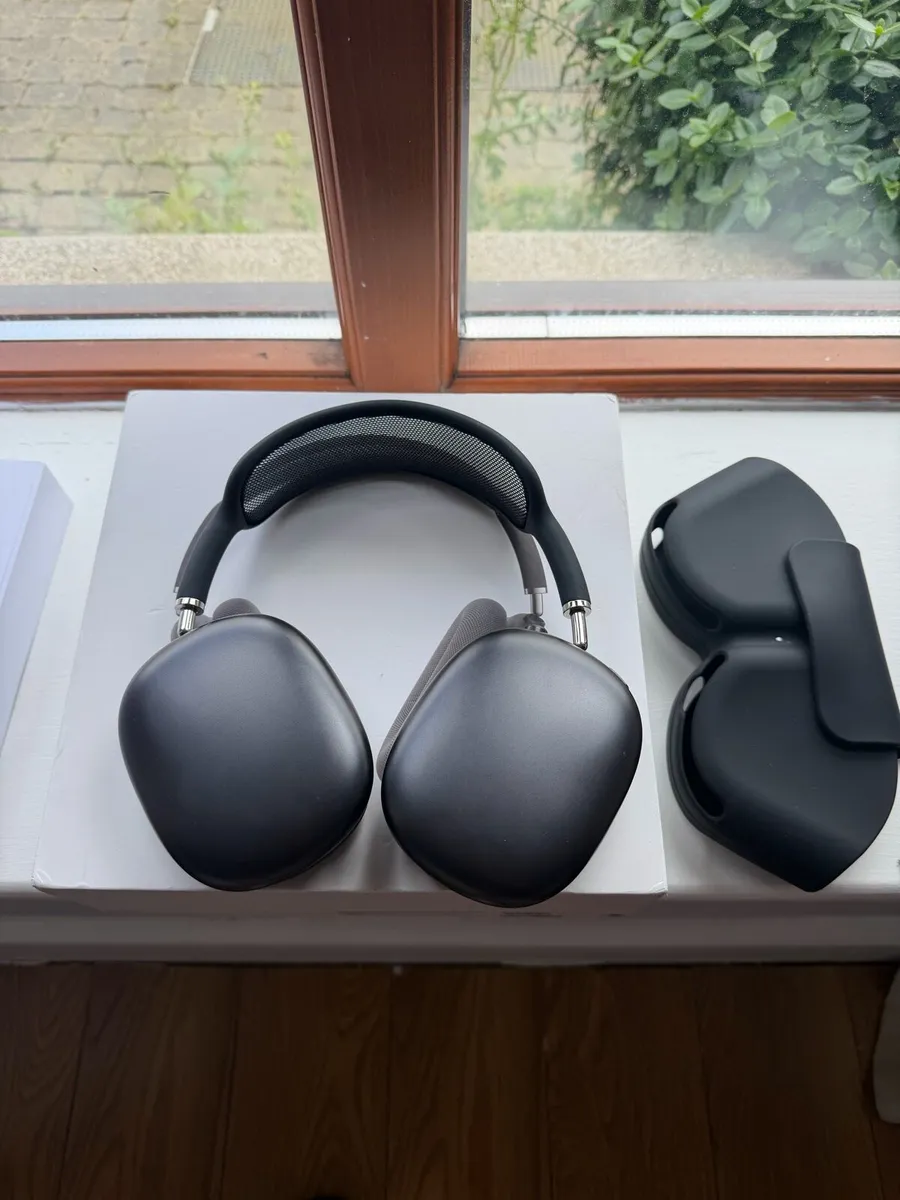 AirPods Max - Image 1