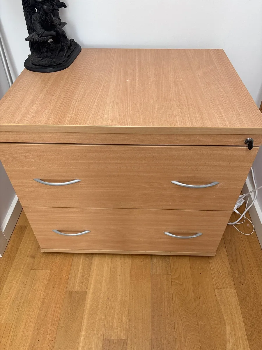 Filling cabinet