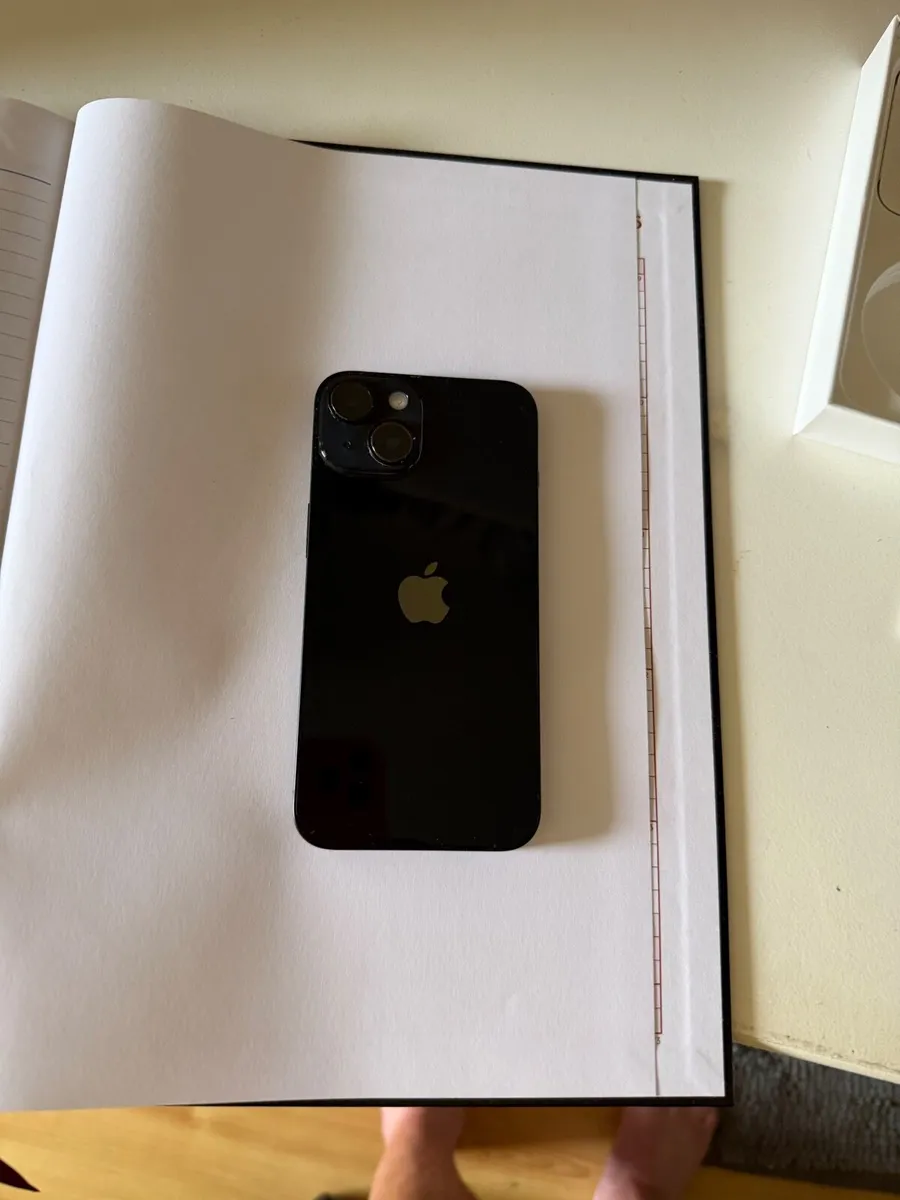 iPhone 14 - Image 3