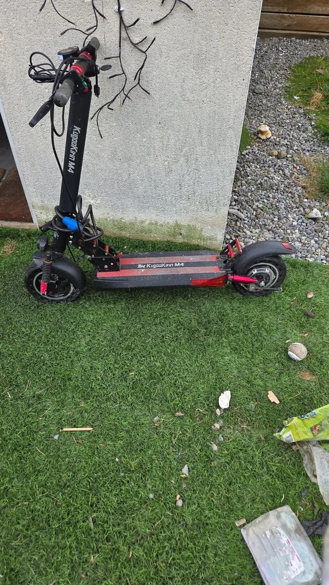 Kugo M4 Scooter