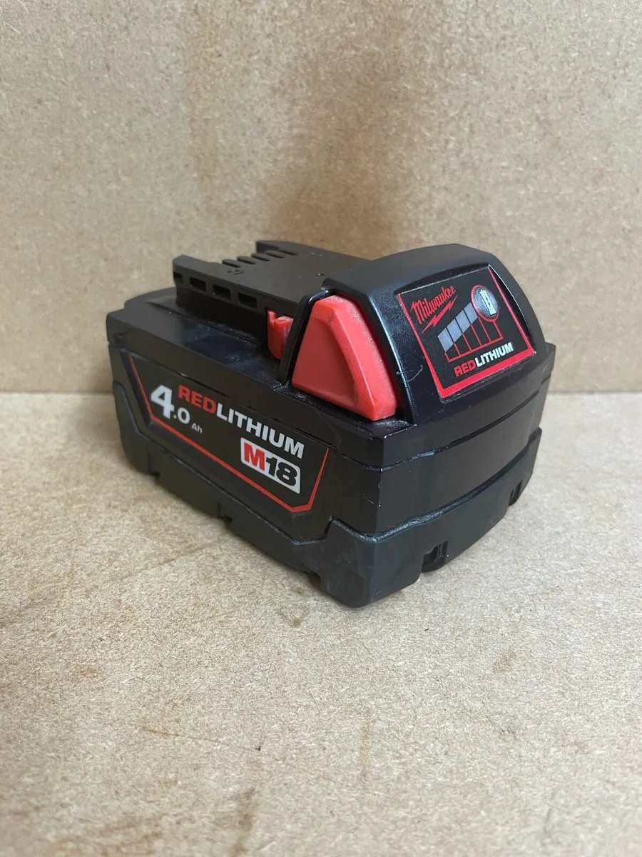 Milwaukee M18 4Ah Battery - Image 1