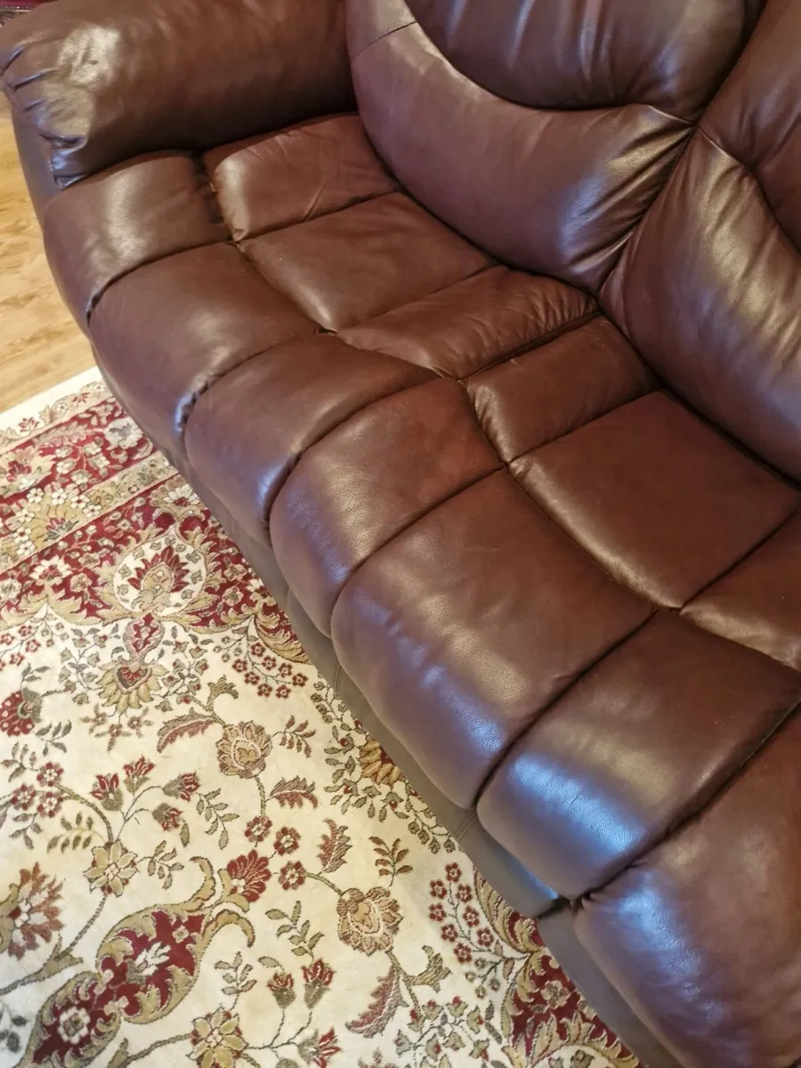 3 Seater leather couch - Image 2