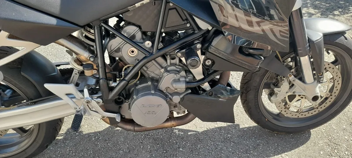 KTM 990 Super Duke - Image 3