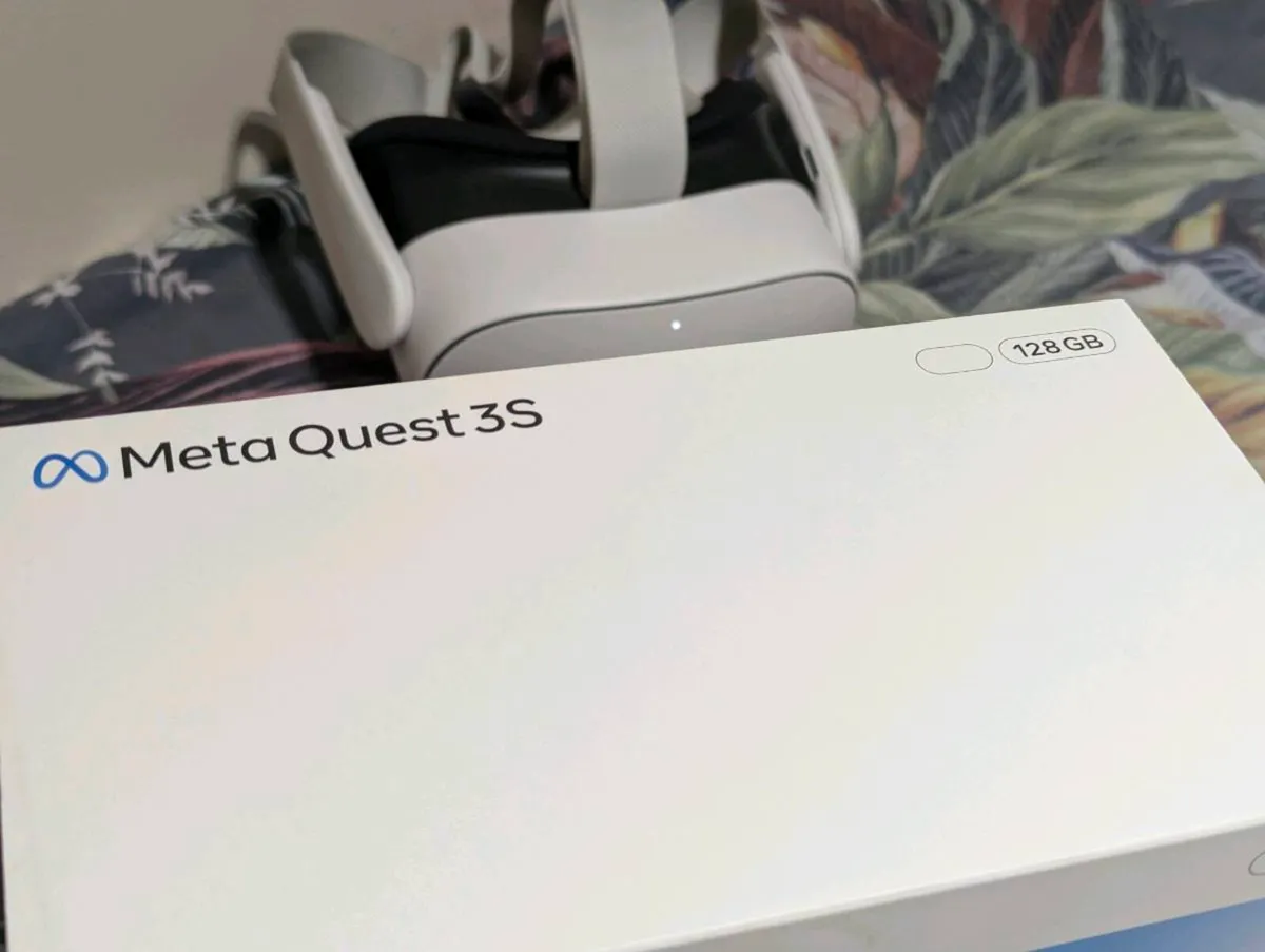Meta Quest 3S 128GB – Slightly Used – Excellent Co - Image 2