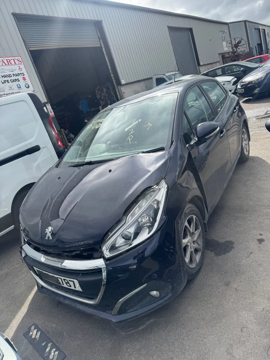 2018 Peugeot 208 1.2 PETROL BREAKING / PARTS - Image 3