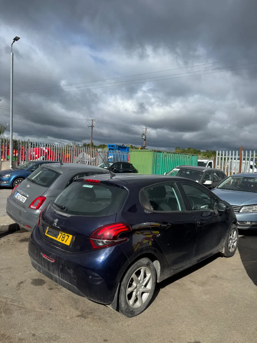2018 Peugeot 208 1.2 PETROL BREAKING / PARTS - Image 2