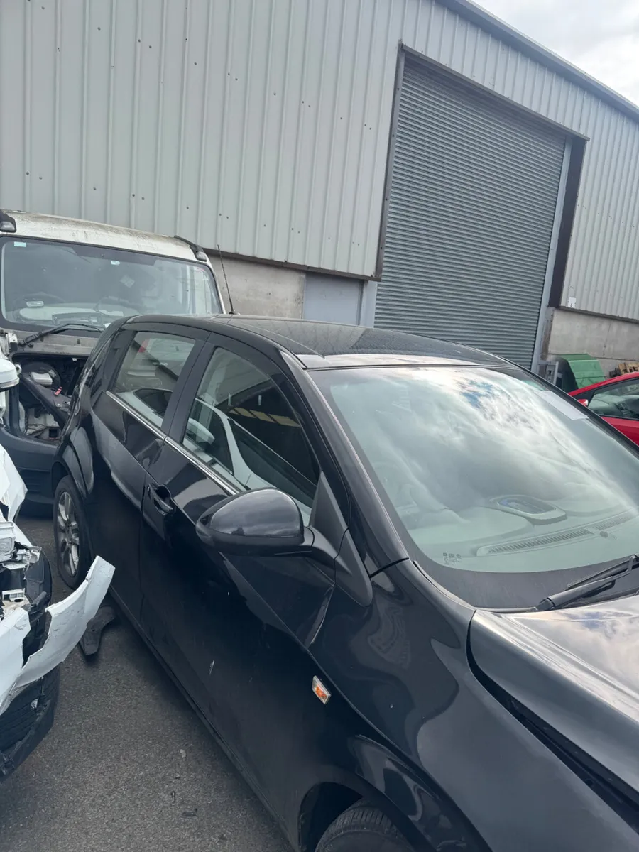 2013 Chevrolet Aveo LTZ BREAKING / PARTS - Image 2