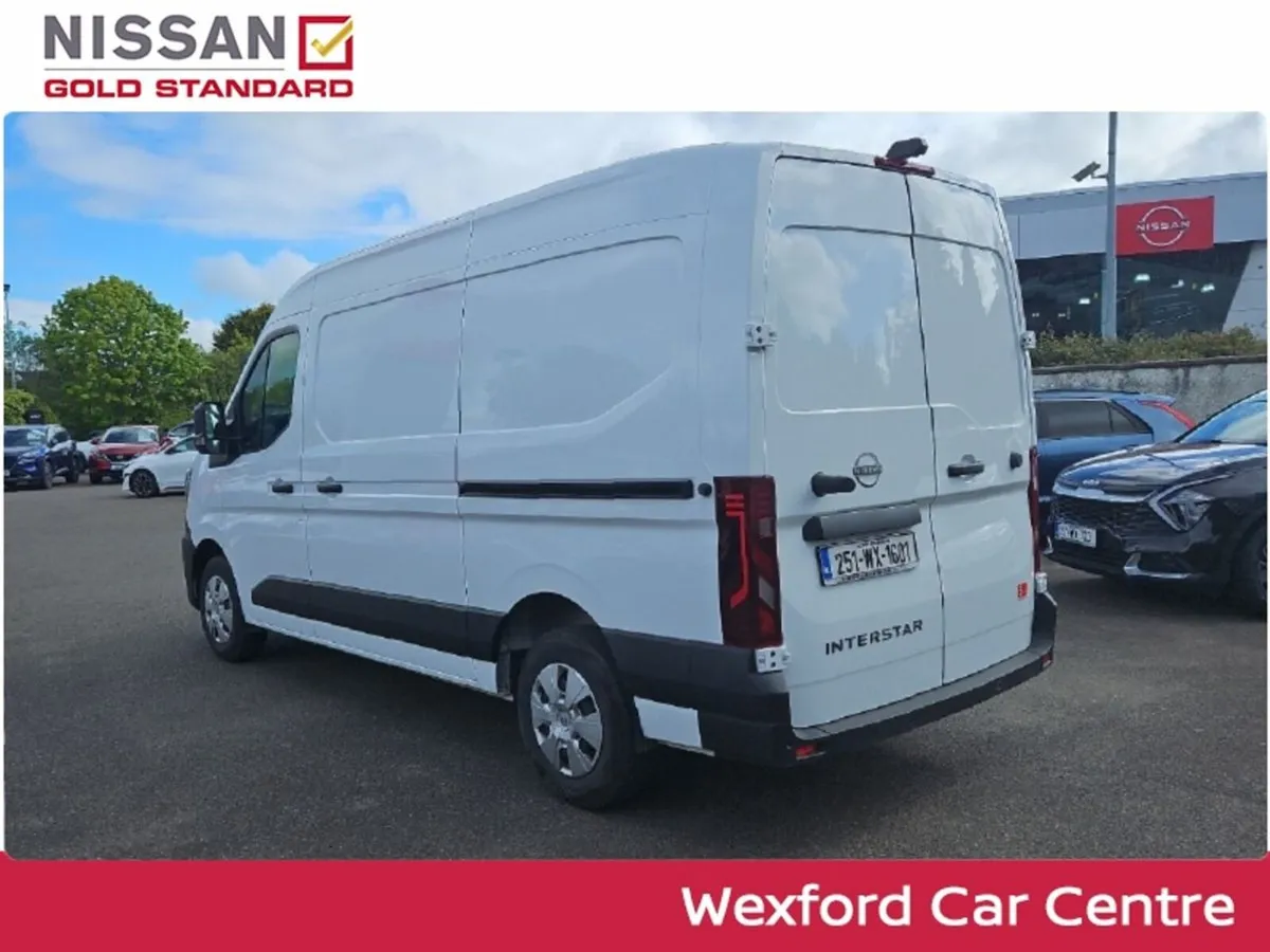 Nissan Interstar L2H2 130 SV PREMIUM €29595+VAT - Image 3