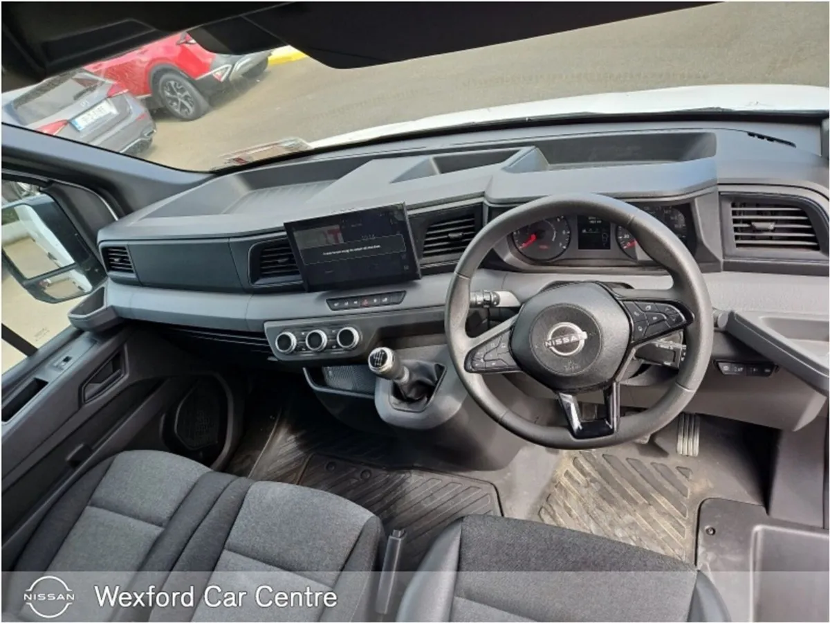 Nissan Interstar L2H2 130 SV PREMIUM €29595+VAT - Image 4