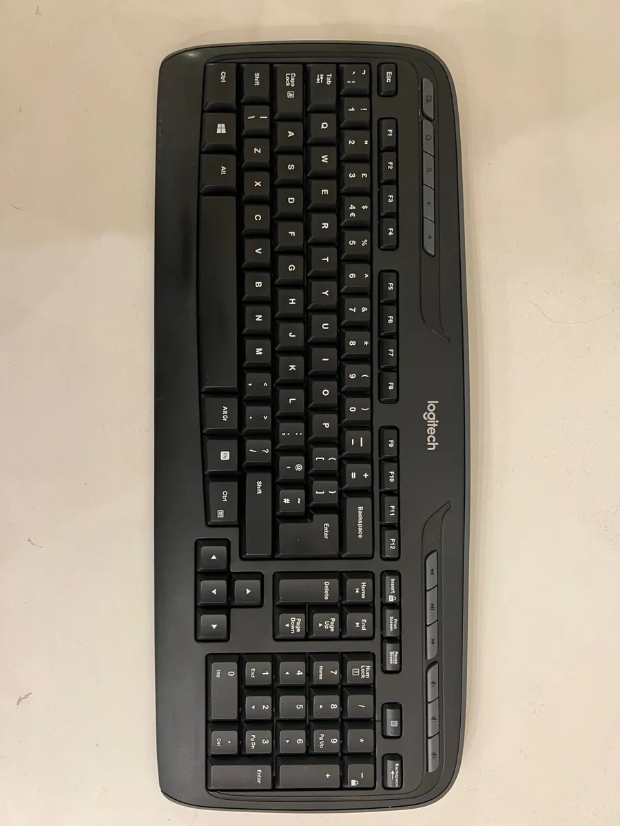 Keyboard Logitec Bluetooth. Good condition