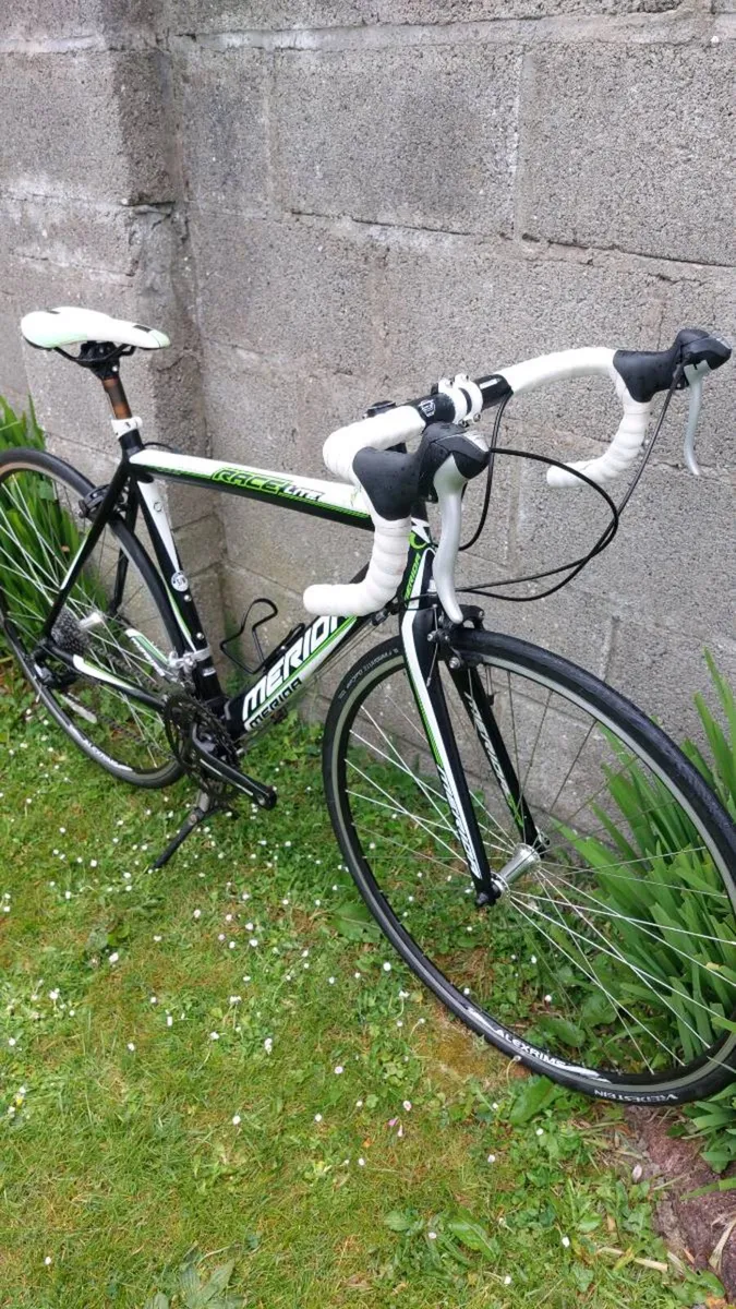 Merida Race Lite 900 Road Bike–Shimano Sora – S/M - Image 4