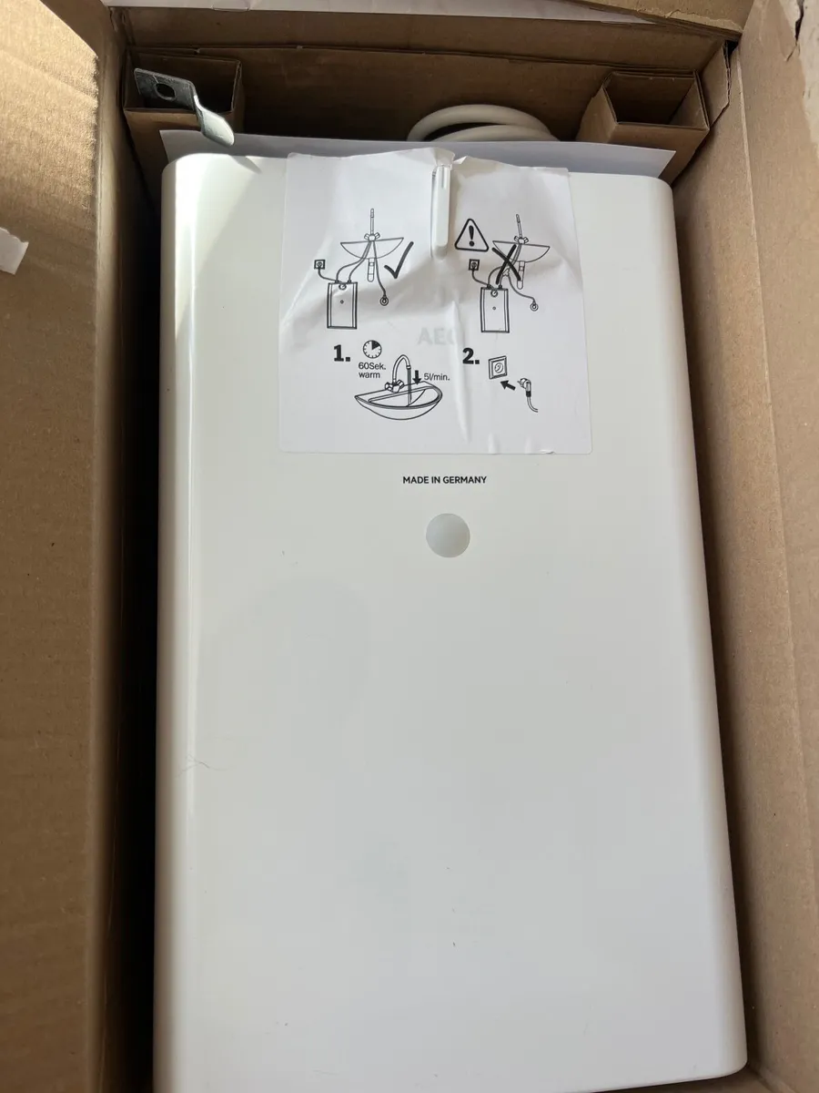Undersink 5L electric water boiler. New - Image 4