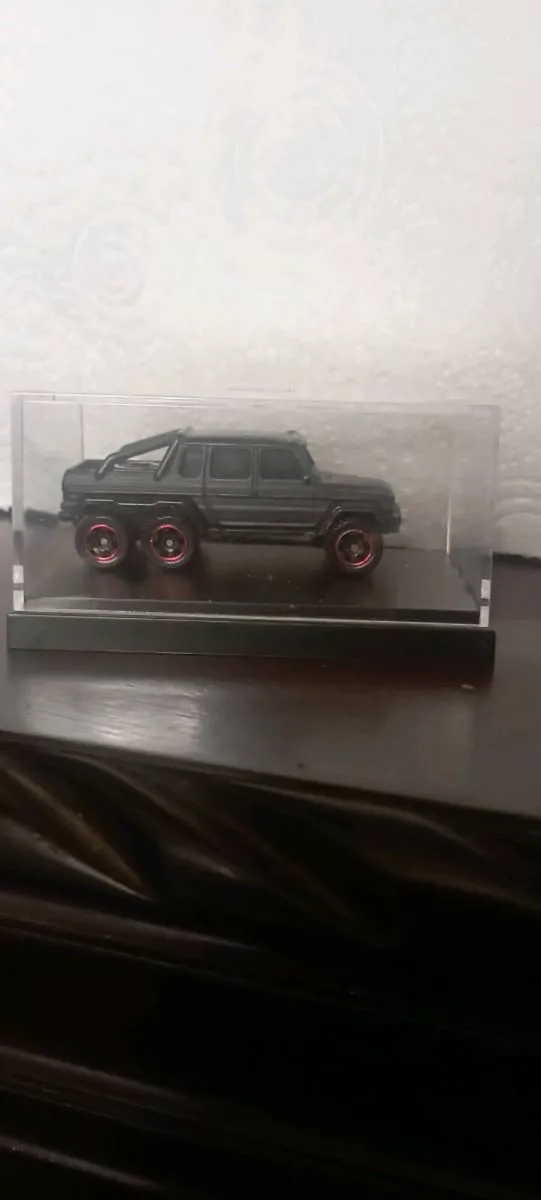 MERCEDES BENZ G63 AGM 6X61-64 SCALE DIE CAST MODLE - Image 1