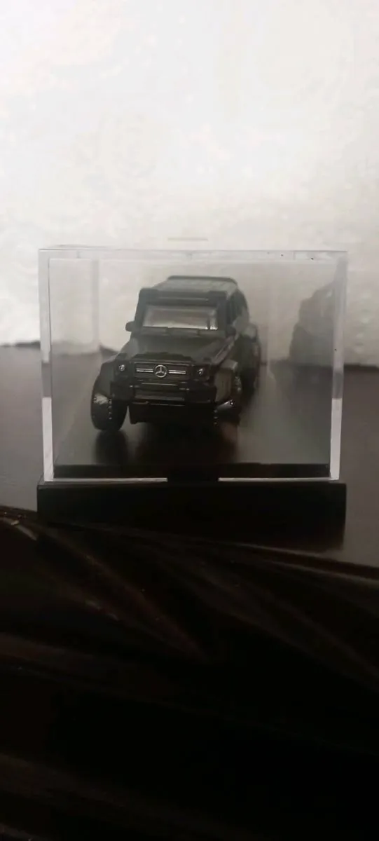 MERCEDES BENZ G63 AGM 6X61-64 SCALE DIE CAST MODLE - Image 2