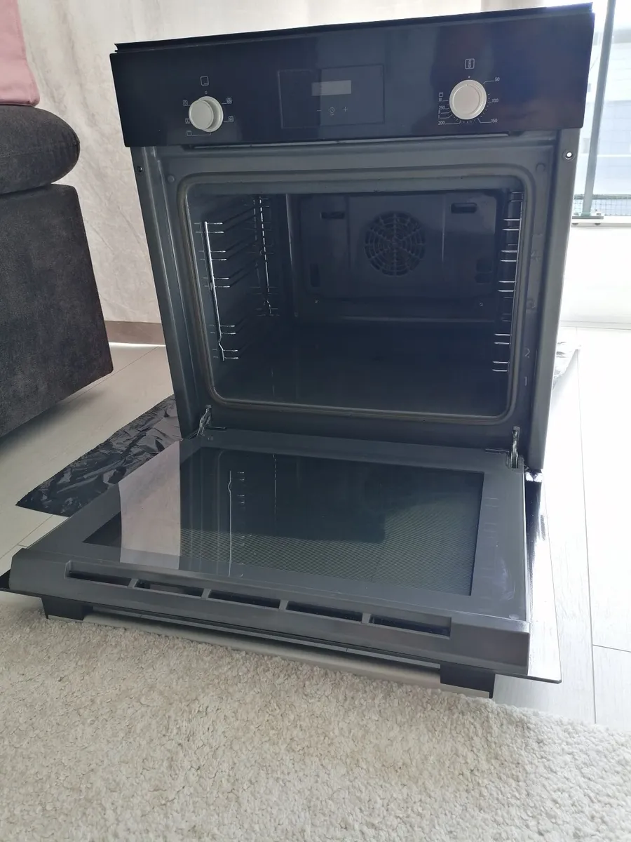 Bosch Serie 2 Built In Black Single Oven like new - Image 4
