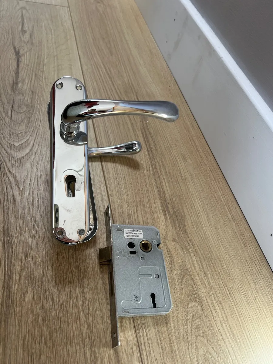 Door handles - Image 3