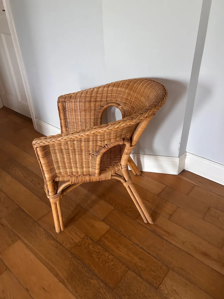 Wicker chairs x 2 - Image 1