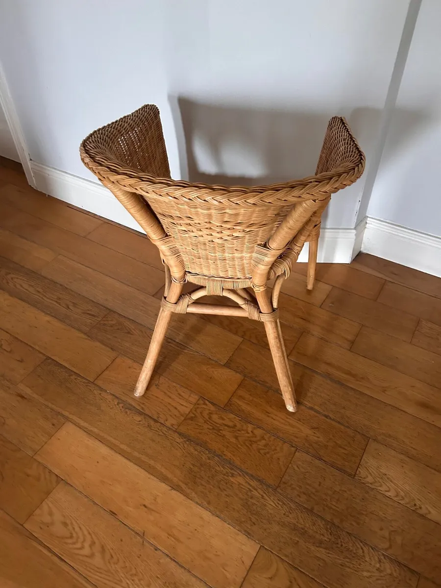 Wicker chairs x 2 - Image 2