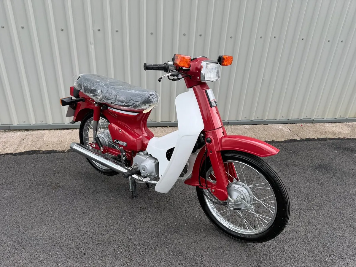 1985 Honda Cub C90 Scooter Fully Restored as New - Image 3