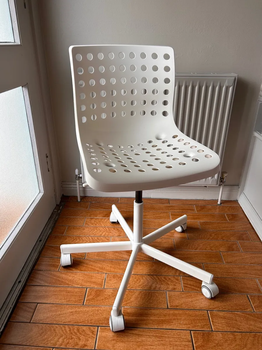IKEA Skalberg Swivel Chair White Desk/ Office Chai - Image 2