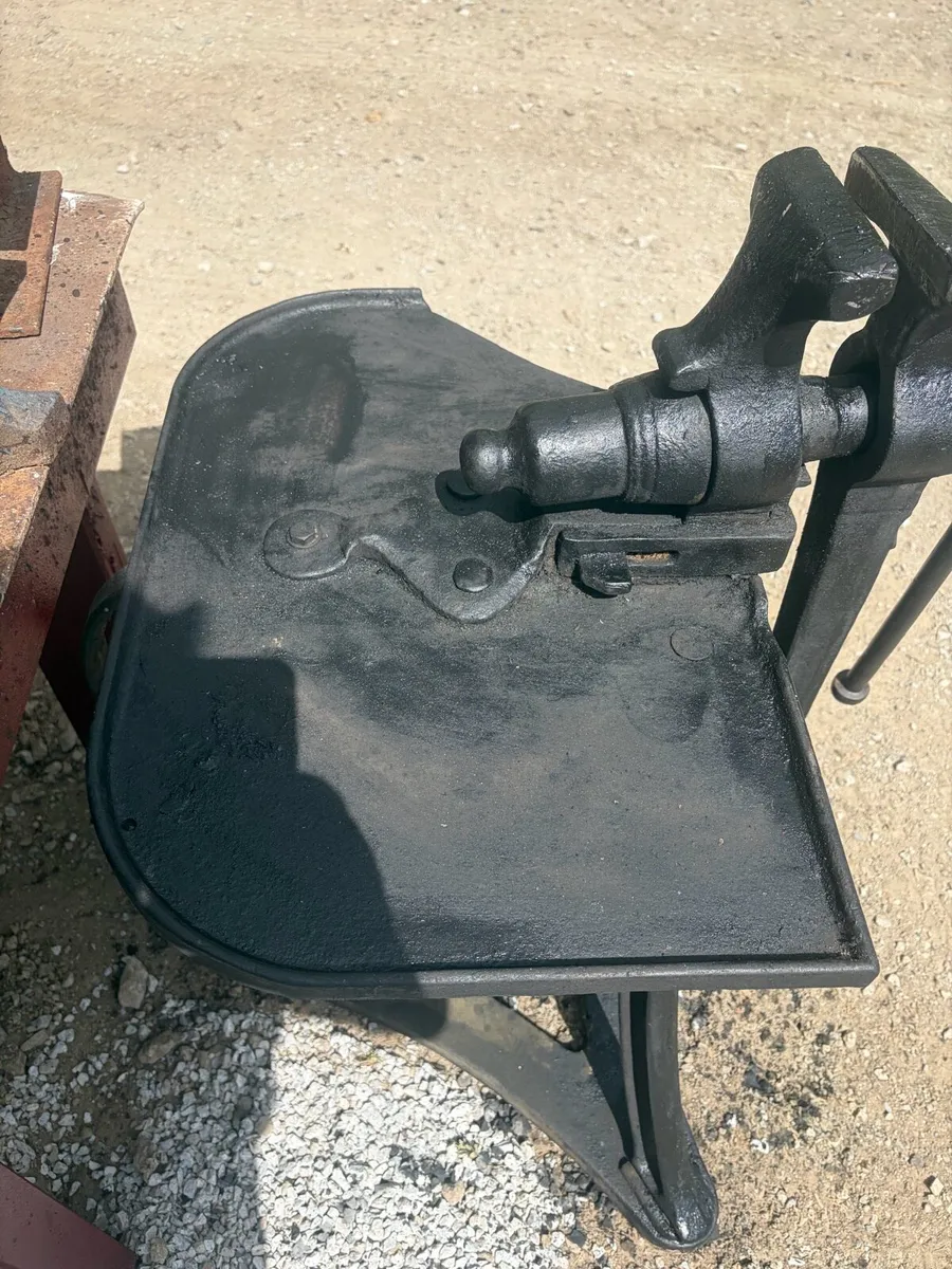 Lovely old Blacksmith vice and  attached bench. - Image 3