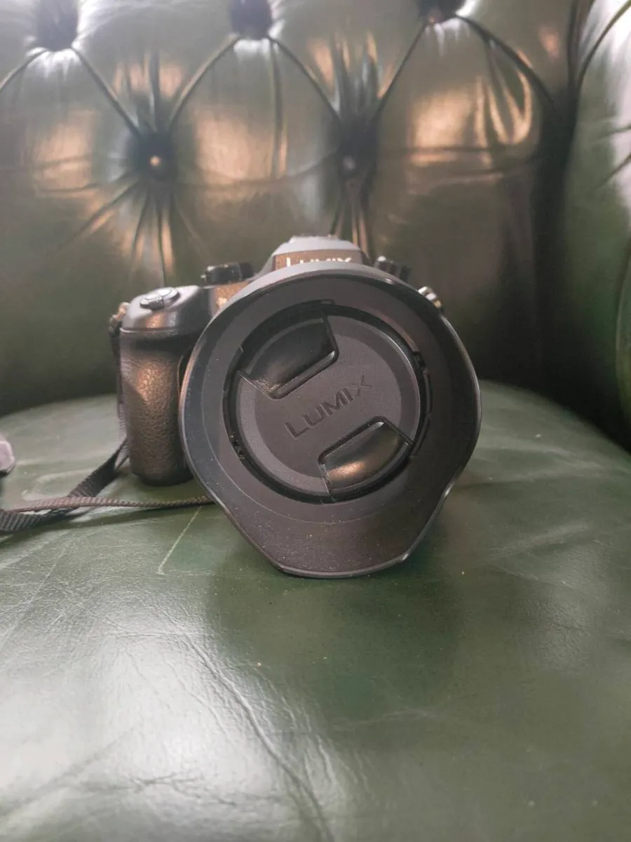 Panasonic Lumix DMC FZ1000 Camera. - Image 2