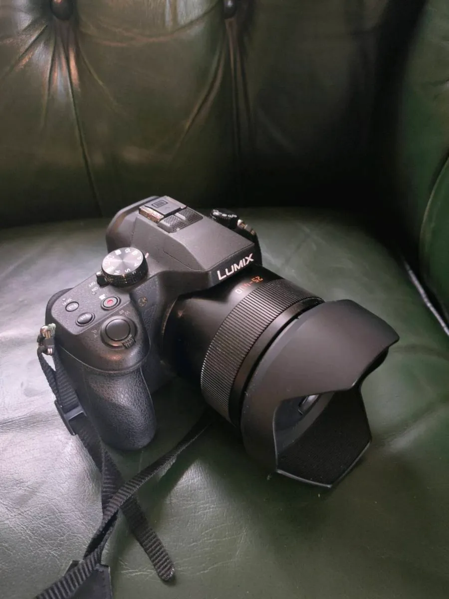 Panasonic Lumix DMC FZ1000 Camera. - Image 3