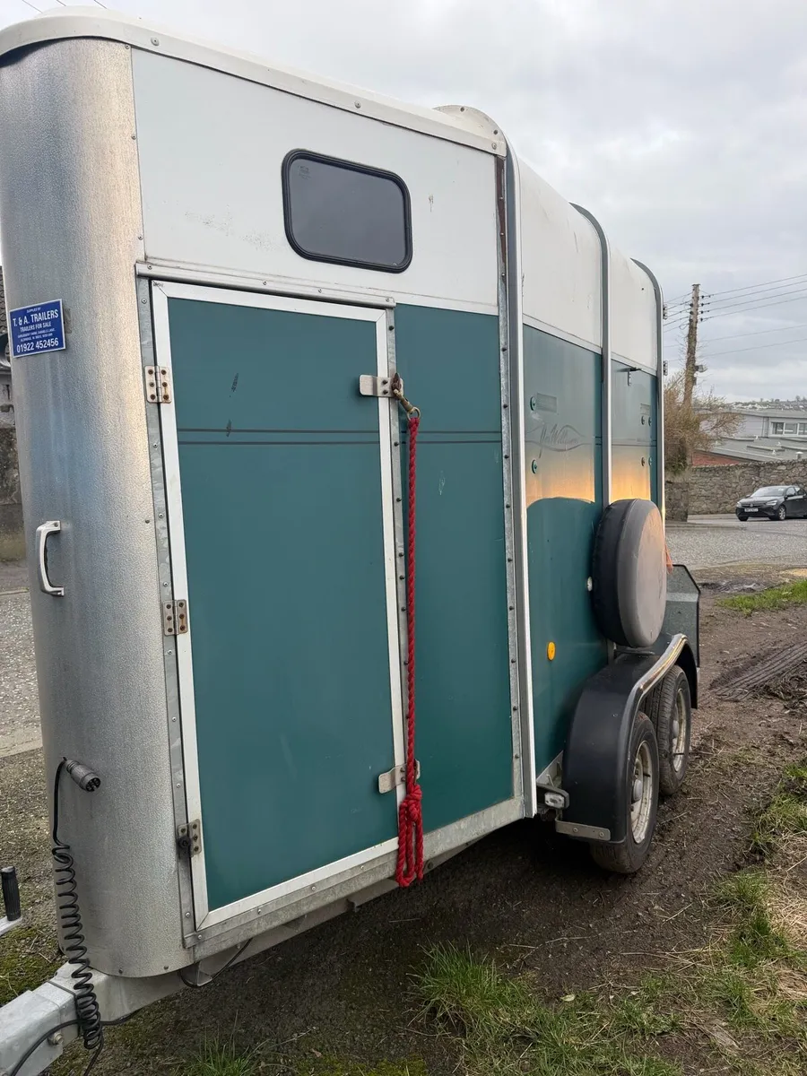 Ifor Williams horse box 401 - Image 4