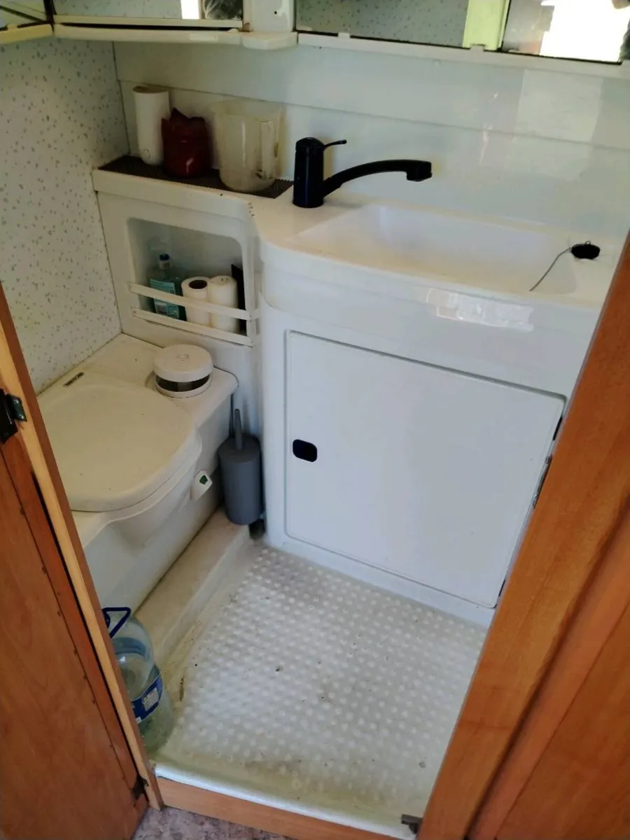 Hymer motorhome - Image 3