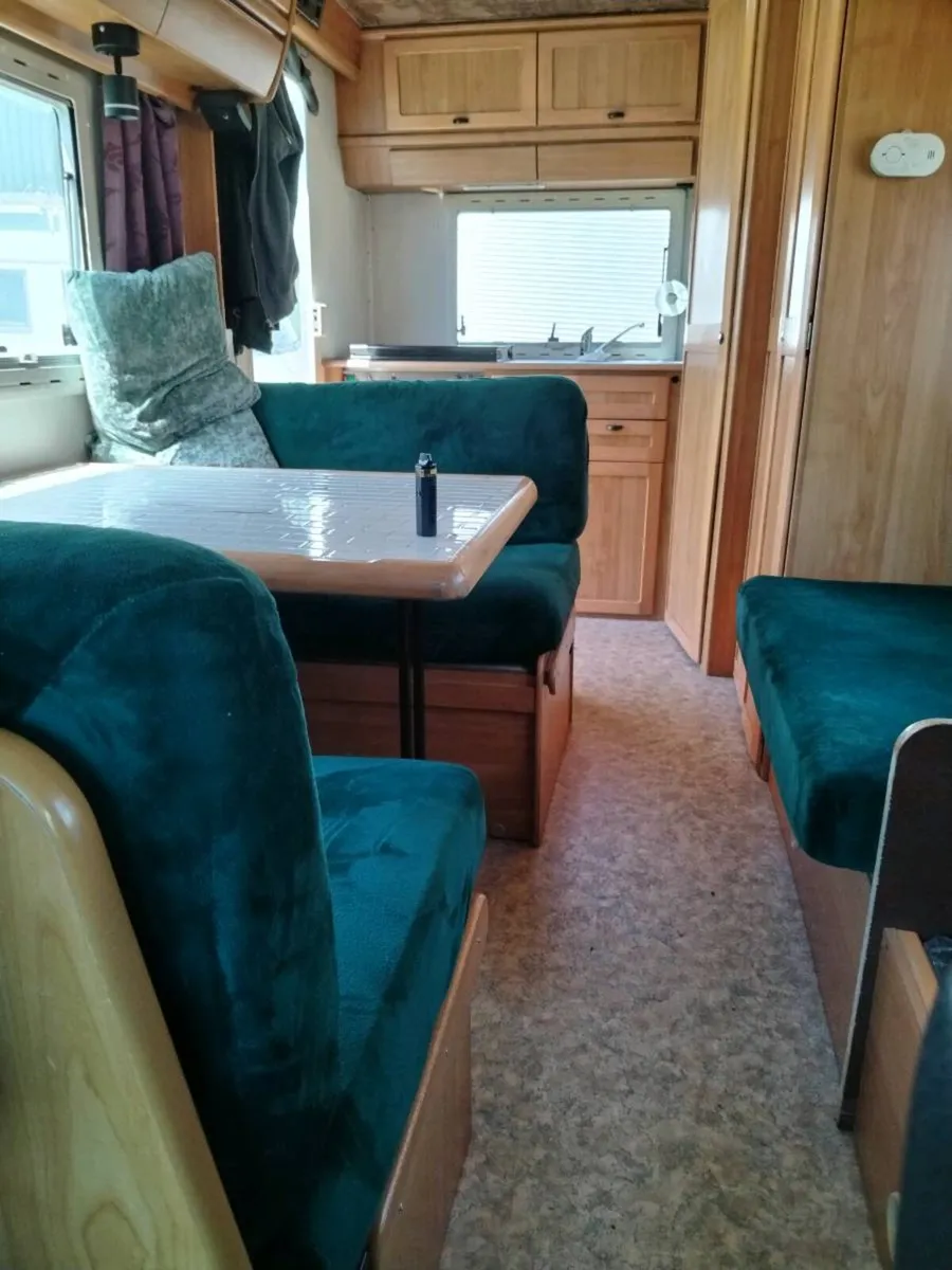 Hymer motorhome - Image 4