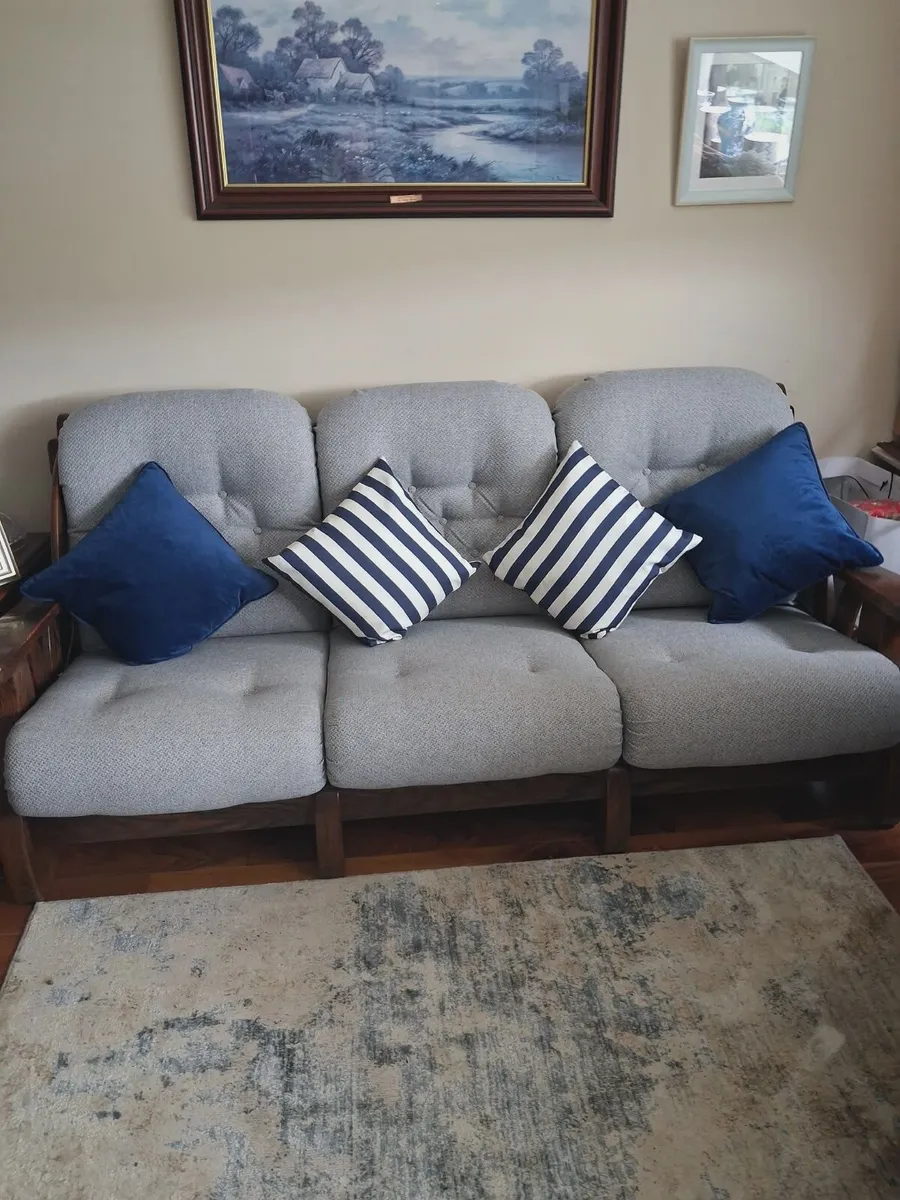 Continental Oak 3-seater couch & armchairs - Image 3
