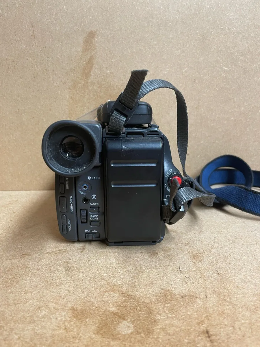 Sony Handycam Vision (For parts) - Image 3
