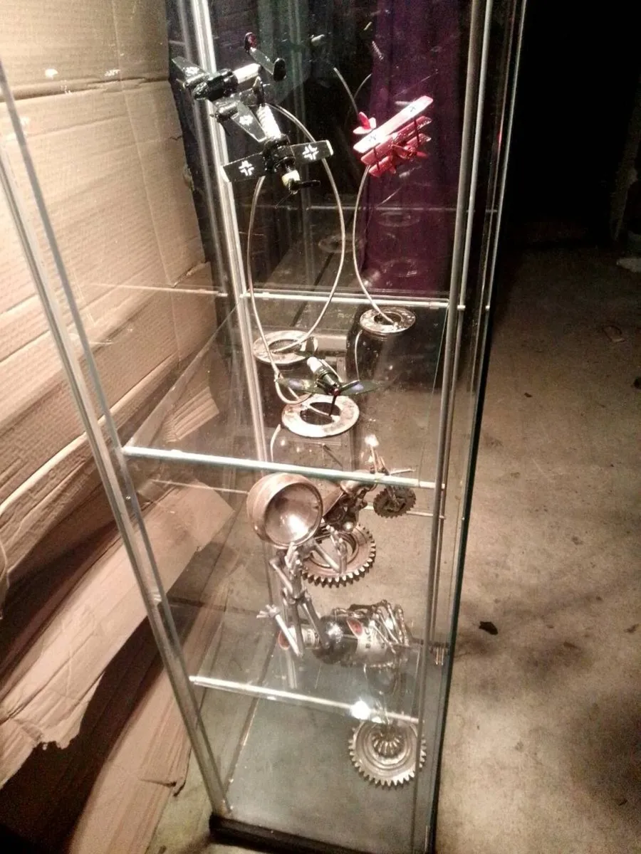 Glass  display  cabinet - Image 1