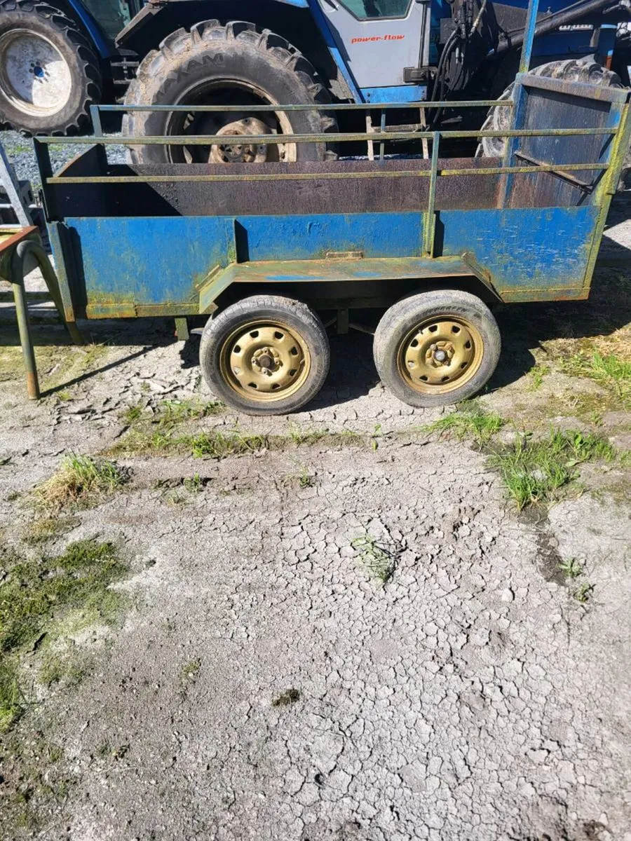 Trailer - Image 1