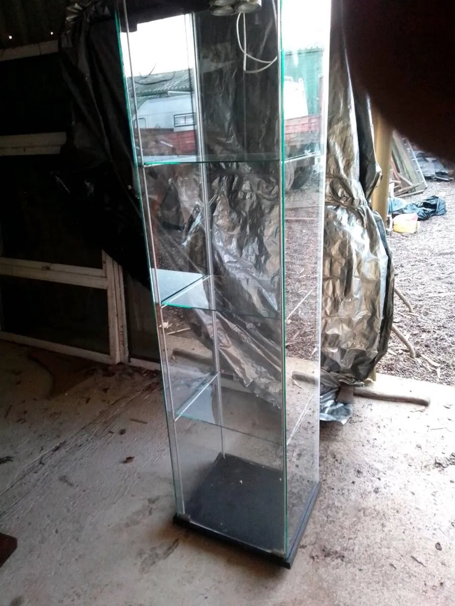 Glass  display  cabinet - Image 3