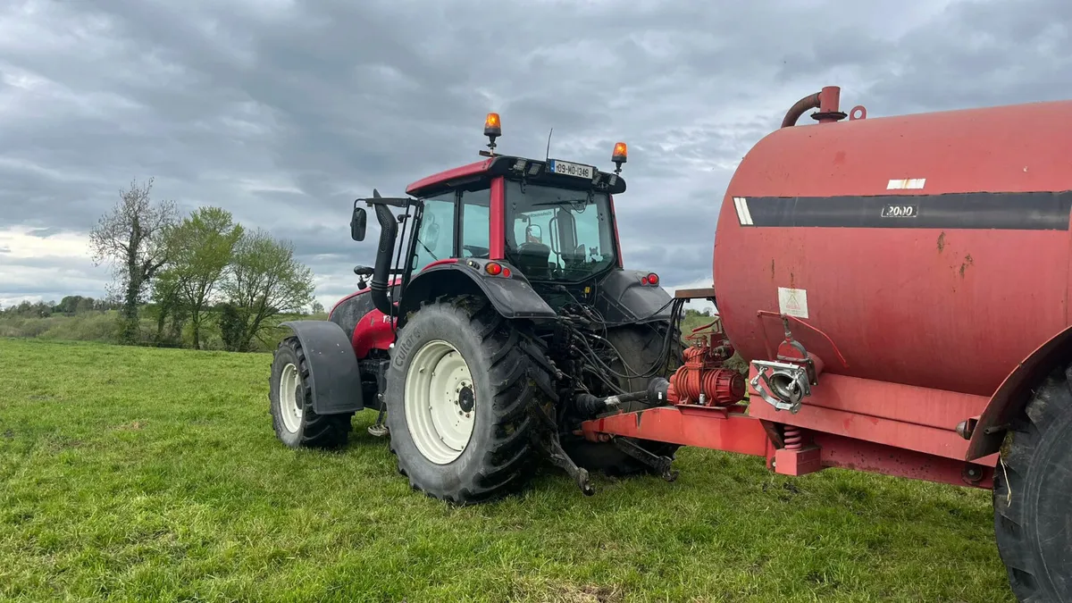 2009 Valtra T151 - Image 3