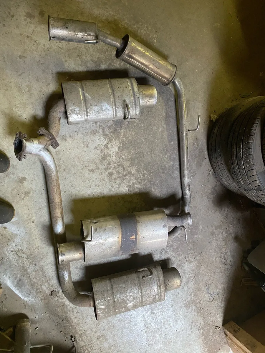 Exhaust & brake discs - Image 1