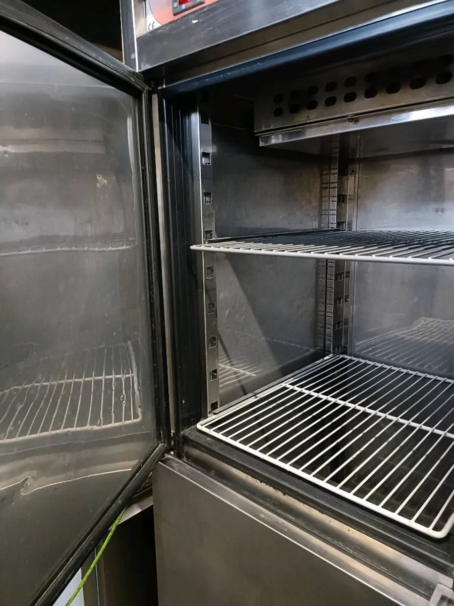 Up right fridge - Image 4