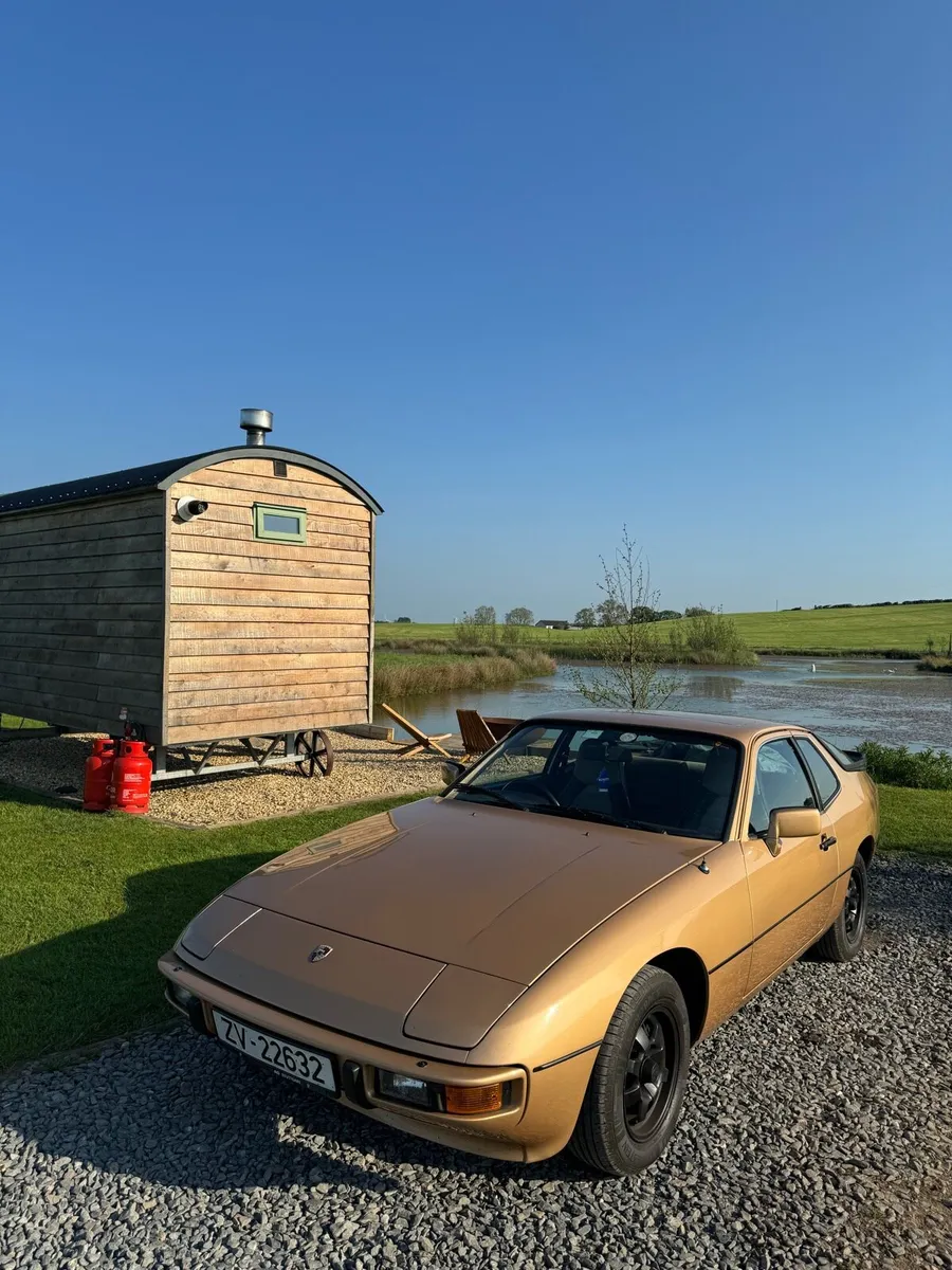 Porsche 924 - Image 1