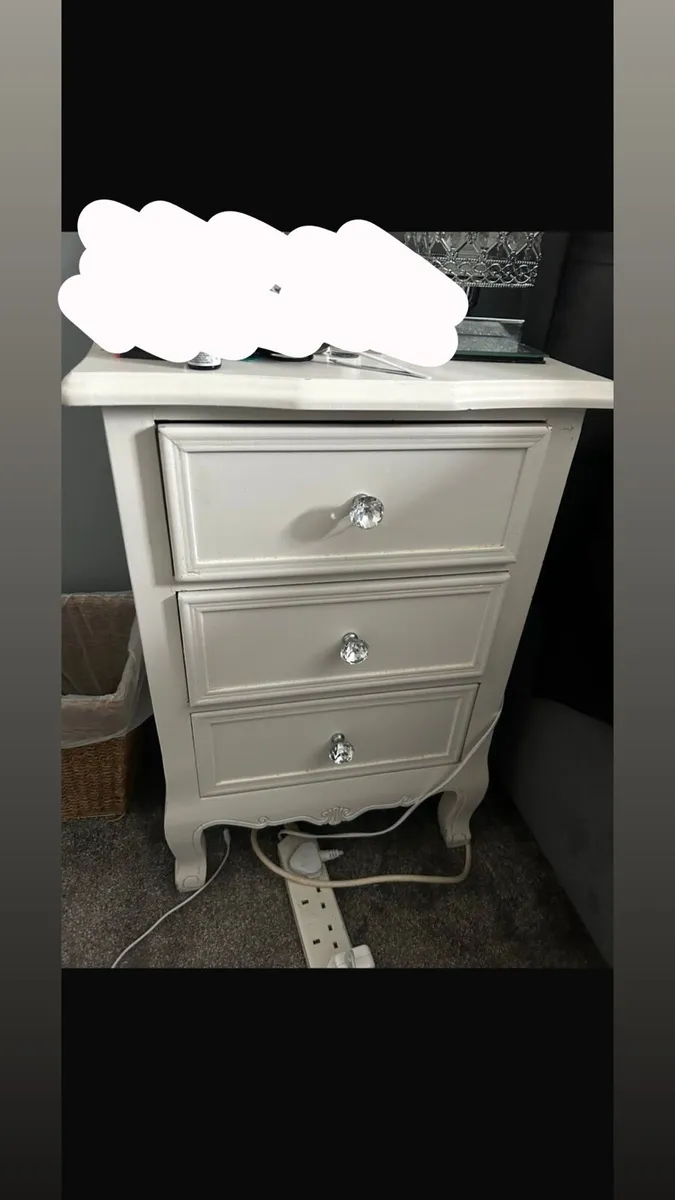 Bed Dresser